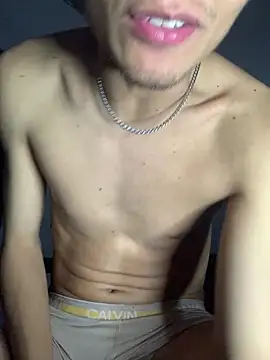 gabrielzinnnn085 online show from December 2025 04:08:01 AM