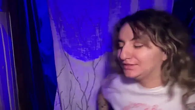 mamifresita online show from December 2025 02:21:01 AM