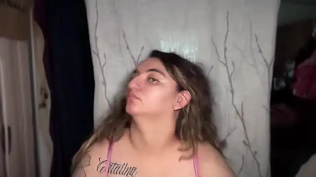 mamifresita online show from November 2025 12:10:02 AM