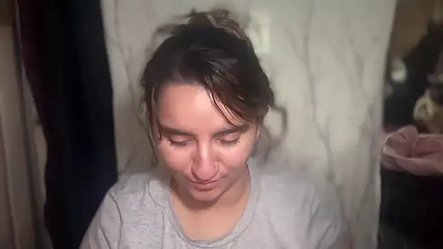 mamifresita online show from November 2025 09:15:01 PM