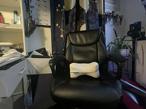 Snapshot of Trystan_Spellman chatting on February 2026 05:32:01 AM Trystan Spellman online show from February 2026 05:32:01 AM