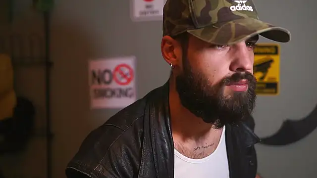 HairyRobxxx online show from November 2025 04:19:02 PM