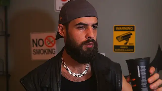 HairyRobxxx online show from November 2025 10:32:01 PM