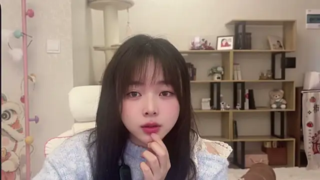 Chenjing0 online show from December 2025 03:35:01 AM