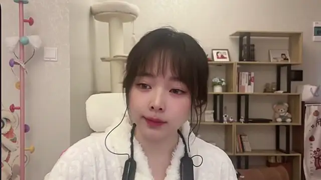 Chenjing0 online show from December 2025 04:22:02 AM