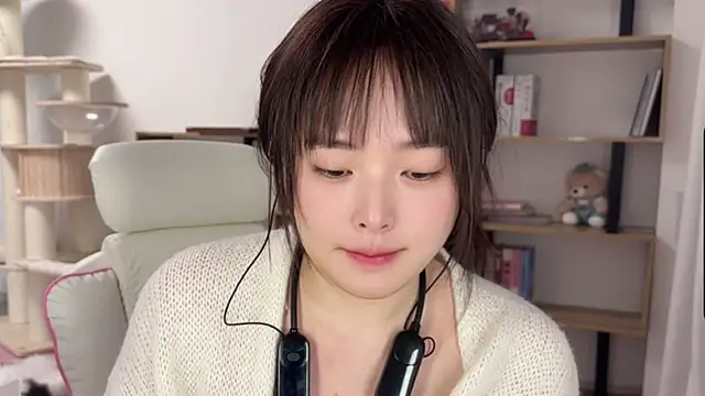 Chenjing0 online show from March 2026 12:47:01 PM