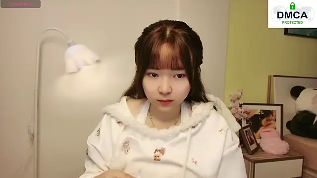 Snapshot of Chenjing0 chatting on February 2025 05:19:02 AM Chenjing0 online show from February 2025 05:19:02 AM