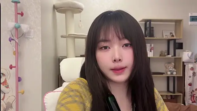 Chenjing0 online show from December 2025 04:03:01 AM