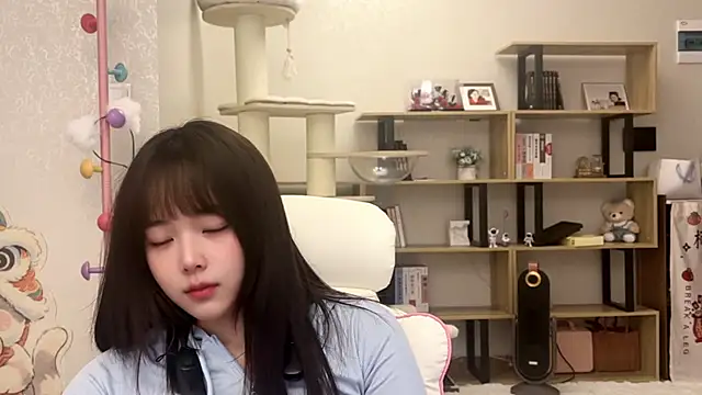 Chenjing0 online show from November 2025 03:01:01 AM