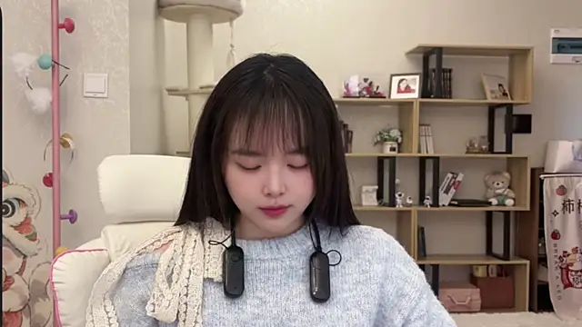 Chenjing0 online show from December 2025 04:17:01 AM