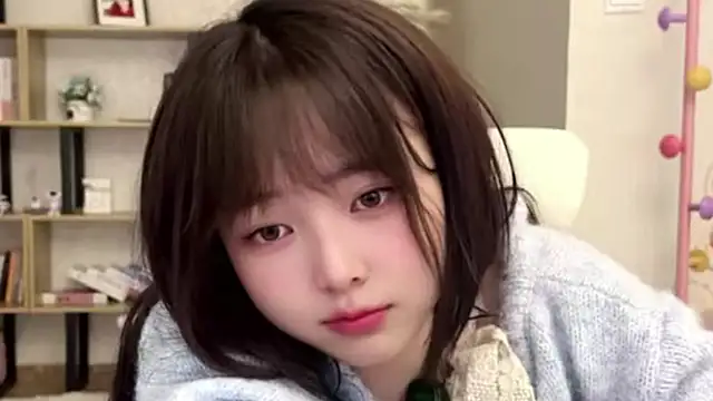 Chenjing0 online show from May 2026 12:14:01 PM