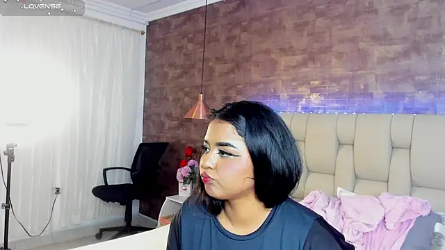 Snapshot of Scarlet_lace chatting on February 2025 01:44:01 AM Scarlet lace online show from February 2025 01:44:01 AM