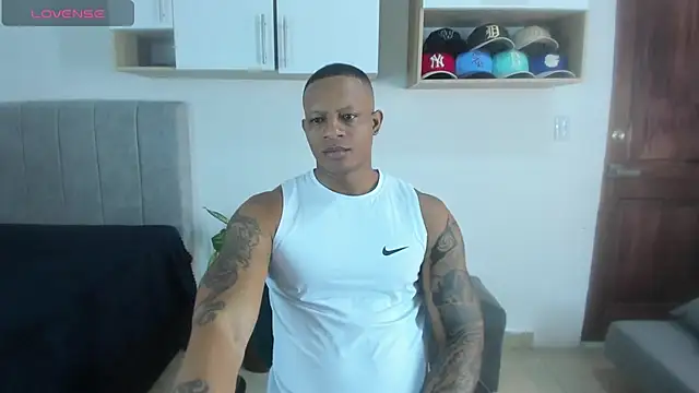 Snapshot of Josep_Ston chatting on October 2025 11:43:02 AM Josep Ston online show from October 2025 11:43:02 AM