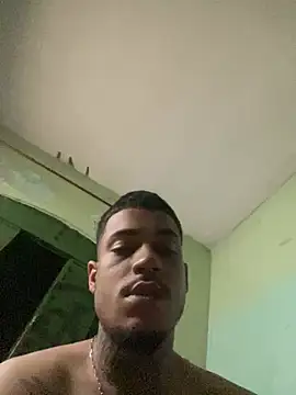 Snapshot of TiagopirocudoMG chatting on February 2025 02:29:01 AM TiagopirocudoMG online show from February 2025 02:29:01 AM