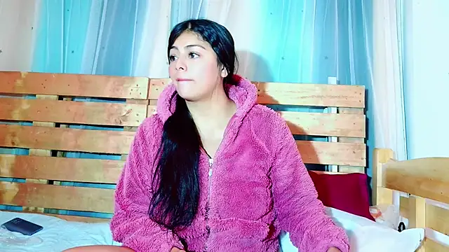 Snapshot of lana_reverse chatting on January 2025 04:27:01 PM lana reverse online show from January 2025 04:27:01 PM