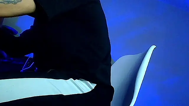 XanderCage99 online show from February 2026 02:27:02 PM