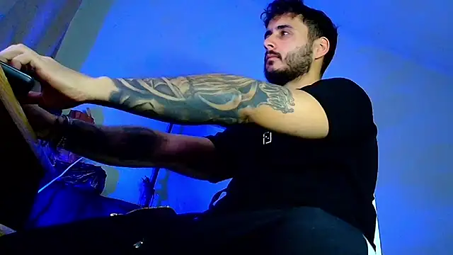 XanderCage99 online show from December 2025 07:19:02 PM