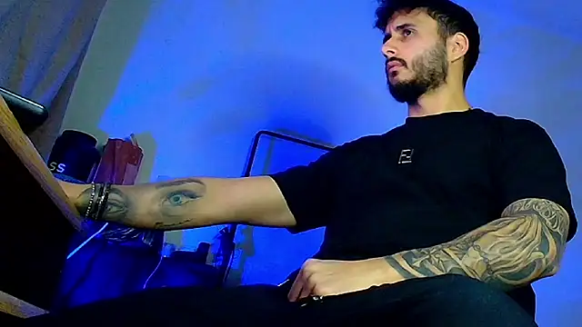 XanderCage99 online show from December 2025 08:23:02 PM