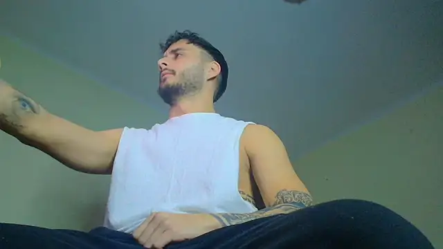 Snapshot of XanderCage99 chatting on January 2025 05:10:02 PM XanderCage99 online show from January 2025 05:10:02 PM