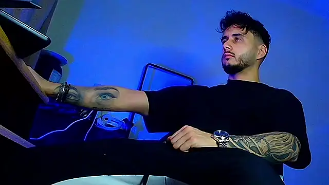 XanderCage99 online show from February 2026 03:45:01 PM