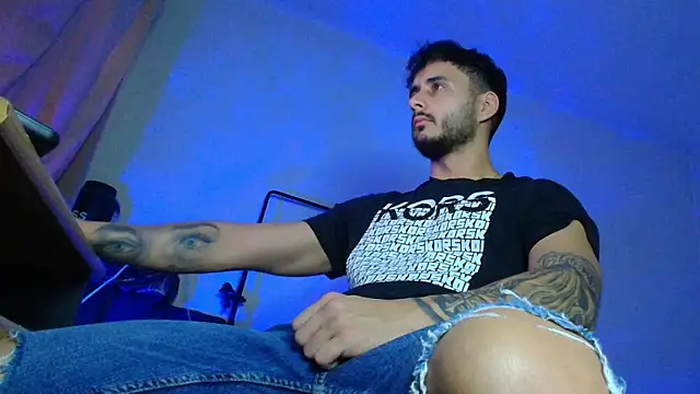 XanderCage99 online show from December 2025 06:34:02 AM