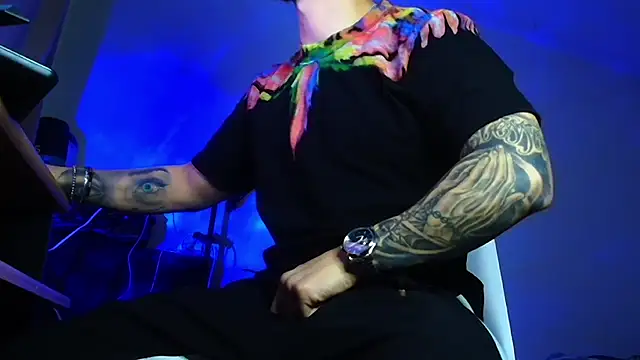 XanderCage99 online show from May 2026 07:44:02 PM