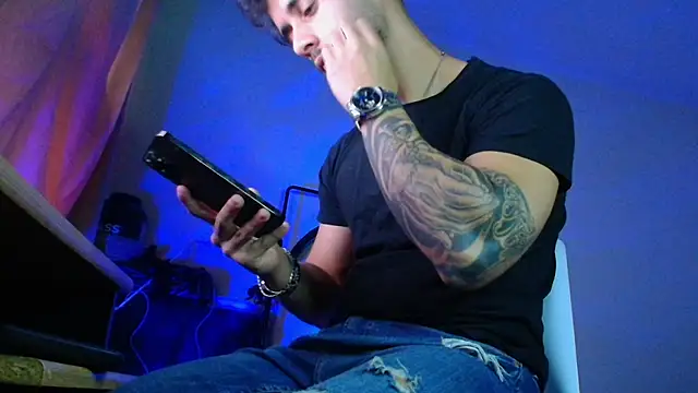 XanderCage99 online show from November 2025 06:18:02 AM