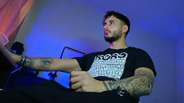 XanderCage99 online show from November 2025 09:35:02 AM