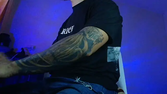 XanderCage99 online show from October 2025 08:46:03 AM