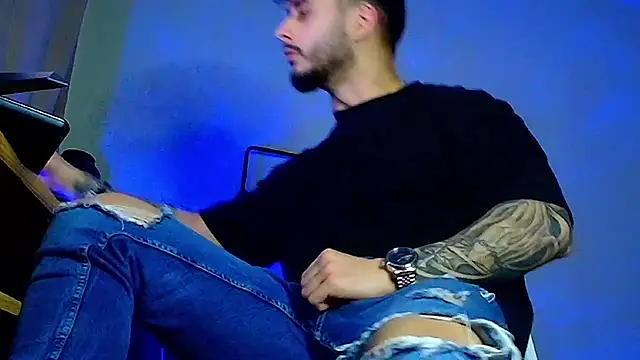 XanderCage99 online show from February 2026 12:11:01 AM