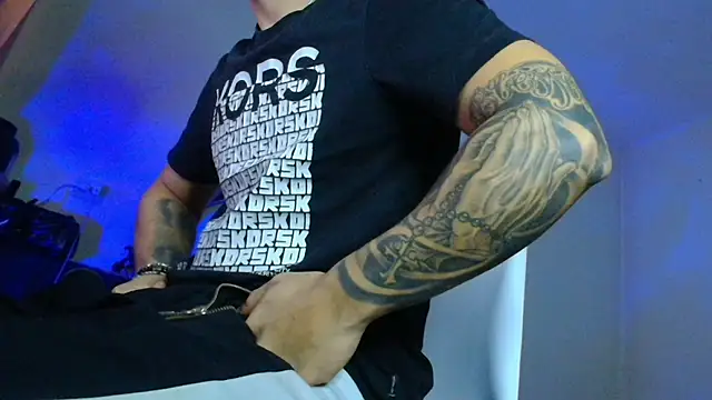 XanderCage99 online show from November 2025 07:56:01 AM