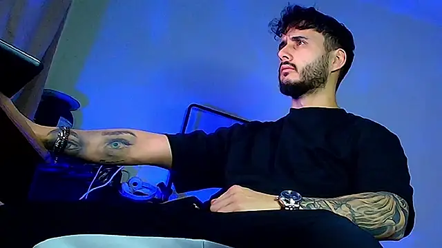 XanderCage99 online show from February 2026 11:03:02 PM