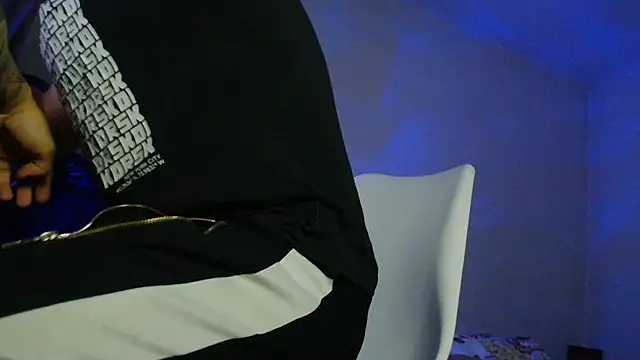 XanderCage99 online show from November 2025 03:54:02 AM