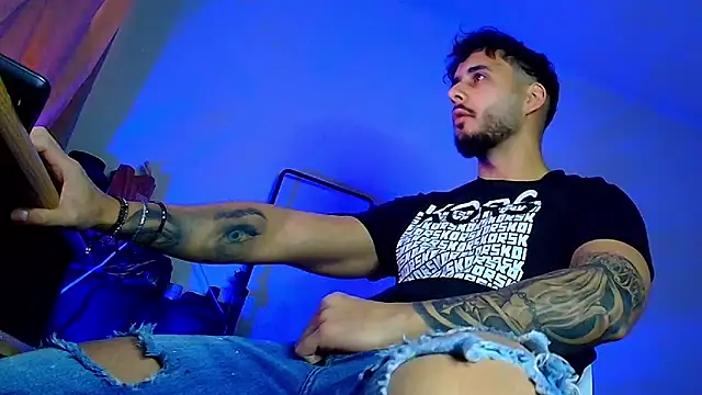 XanderCage99 online show from December 2025 08:24:02 AM