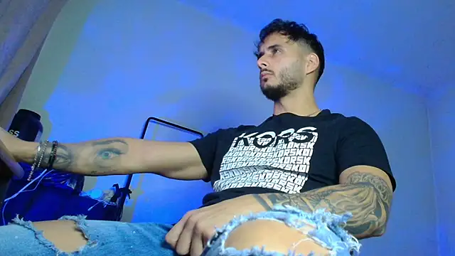 XanderCage99 online show from November 2025 08:42:02 PM