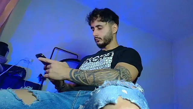 XanderCage99 online show from December 2025 09:42:02 AM