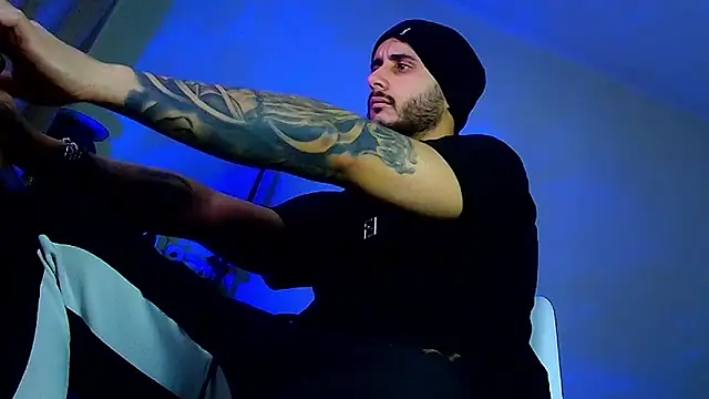 XanderCage99 online show from February 2026 04:25:01 PM