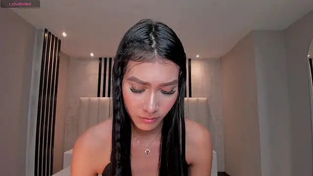 NiaSalvatore online show from March 2025 01:49:01 AM