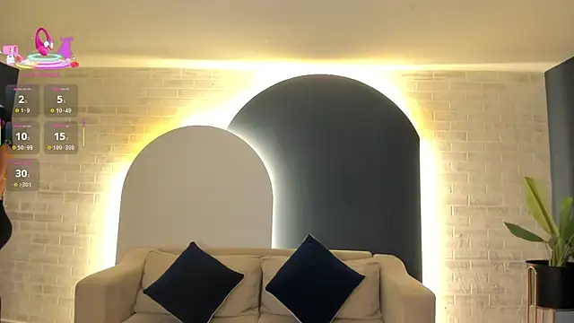 NiaSalvatore online show from November 2025 07:03:01 PM