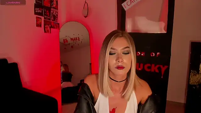 NiaSalvatore online show from October 2025 10:20:01 PM