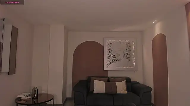 NiaSalvatore online show from January 2026 06:34:01 PM