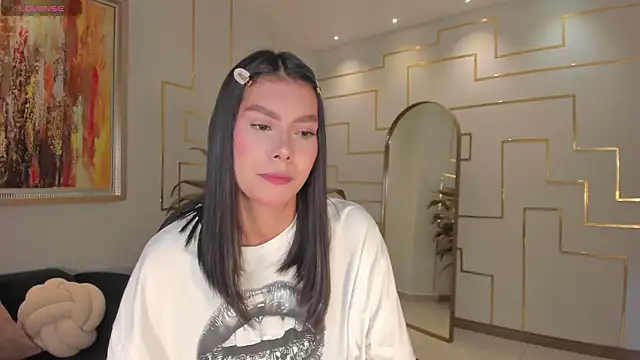 NiaSalvatore online show from February 2026 02:33:01 AM