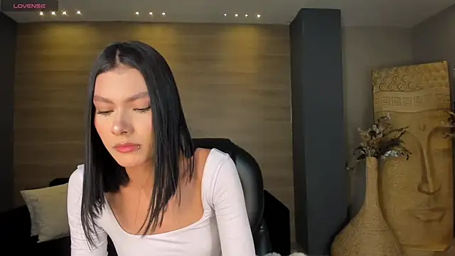 NiaSalvatore online show from September 2025 11:24:01 AM