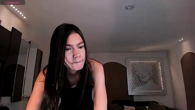 NiaSalvatore online show from February 2026 10:41:02 PM