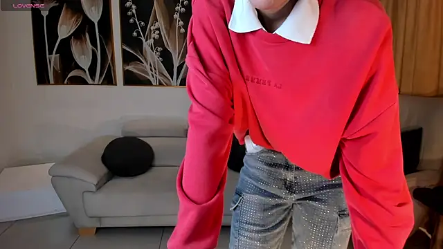 NiaSalvatore online show from October 2025 07:36:02 PM