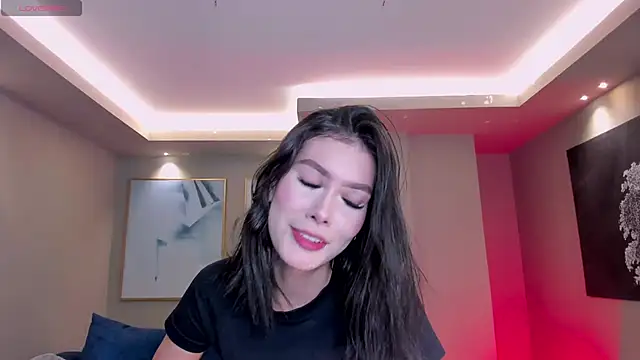 NiaSalvatore online show from November 2025 05:13:01 PM