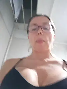karina warthon online show from July 2026 12:22:02 AM