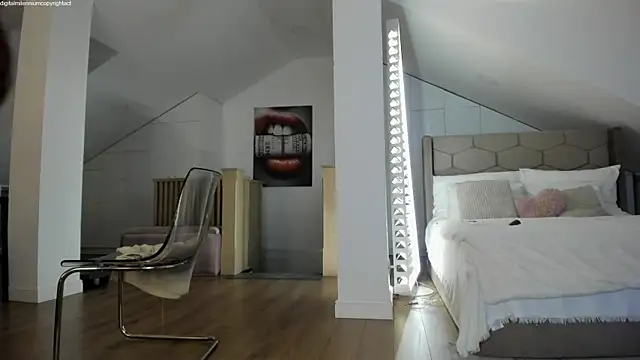 Yourhotqueeen online show from October 2025 09:38:01 PM