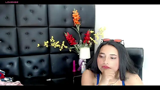 Carolaine01 online show from March 2025 10:10:01 PM