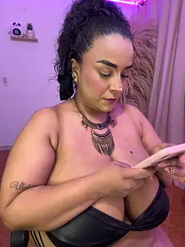 Snapshot of ariadna_cooper chatting on November 2025 04:49:02 AM ariadna cooper online show from November 2025 04:49:02 AM